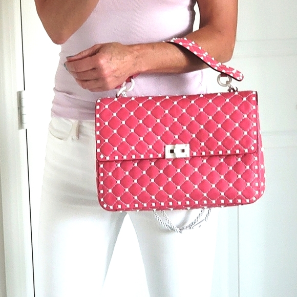 NWOB. VALENTINO GARAVANI quilted pink Spike Shoulder Bag w/ white studs - Picture 5 of 16